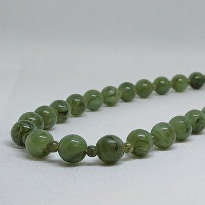 Vintage Green Screw Clasp Faux Beads Chunky Necklace Costume Jewelry #9W